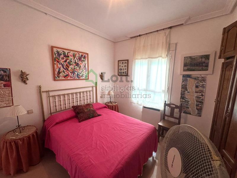 Foto eab948b4-b79a-4564-acfe-702085cd2d27. Chalet gran chalet en los montitos en Carretera de Sevilla - Los Montitos Badajoz