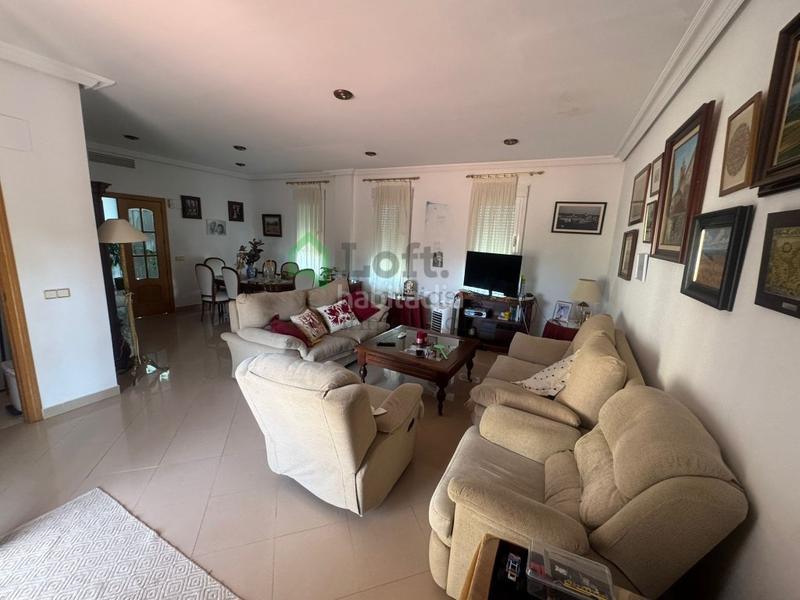 Foto f80a2ea3-4d89-47c5-b333-fac418822477. Chalet gran chalet en los montitos en Carretera de Sevilla - Los Montitos Badajoz