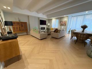 Piso en Pardaleras. Gran piso reformado con terraza y 2 trasteros en pleno centro