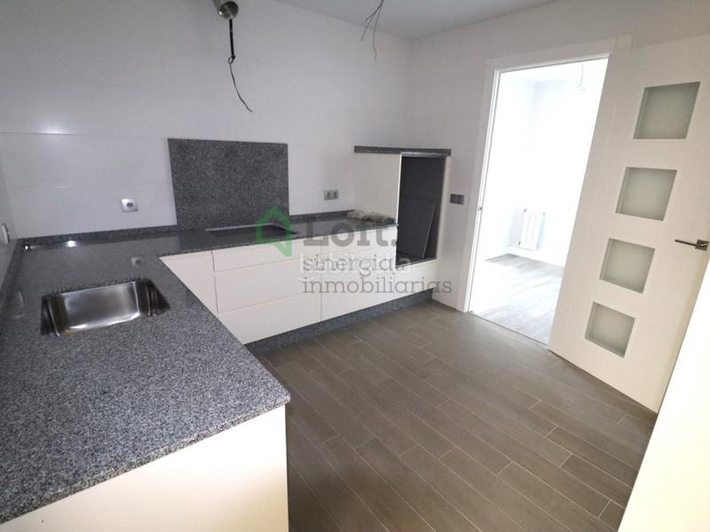 Foto 583c8106-3317-452a-a195-991147b5dd60. Alquiler piso vivienda tipo atico con amplia terraza a estrenar en ronda norte san roque en Badajoz