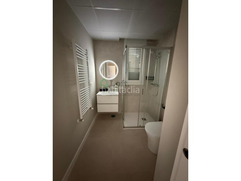 Foto ba5c3e15-9ad6-4cca-a861-edc2e1a9cf8a. Alquiler ático fabuloso ático a estrenar con piscina, terraza y garaje en Avenida Elvas en Badajoz