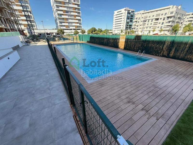 Foto 740b0300-dd54-4e78-85c0-a3a511d157fc. Rent penthouse with heating parking pool in Avenida Elvas Badajoz