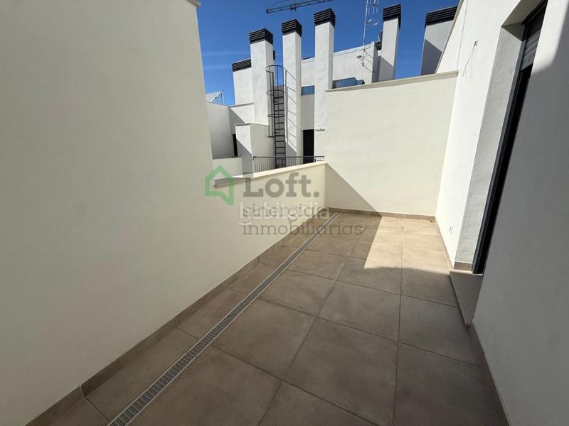Foto b1cdbf4c-7958-4f43-8a67-f92d940b68d3. Rent penthouse with heating parking pool in Avenida Elvas Badajoz