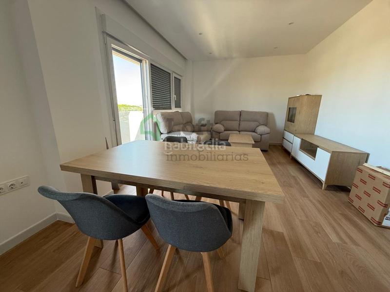 Foto f2cef9fb-a6dc-4f84-9793-e7d542038979. Lloguer apartament amb calefacció aparcament piscina a Badajoz