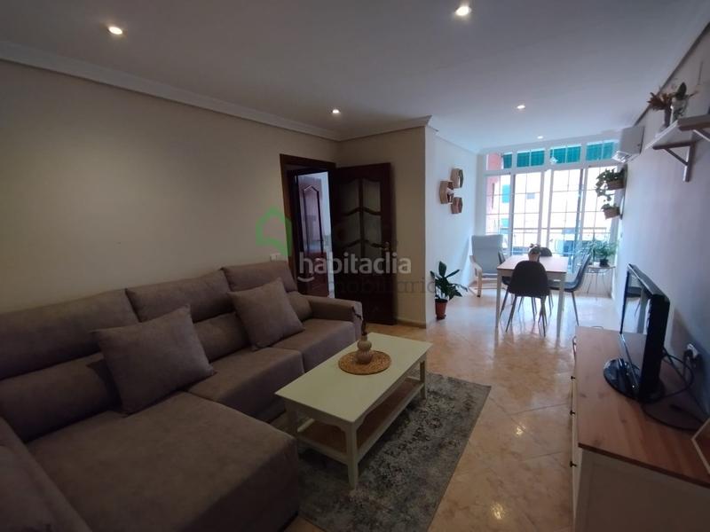 Foto b3b6b3de-2080-4e38-b751-1a380ee0374e. Alquiler piso  amueblado en avenida principal de san roque en Badajoz