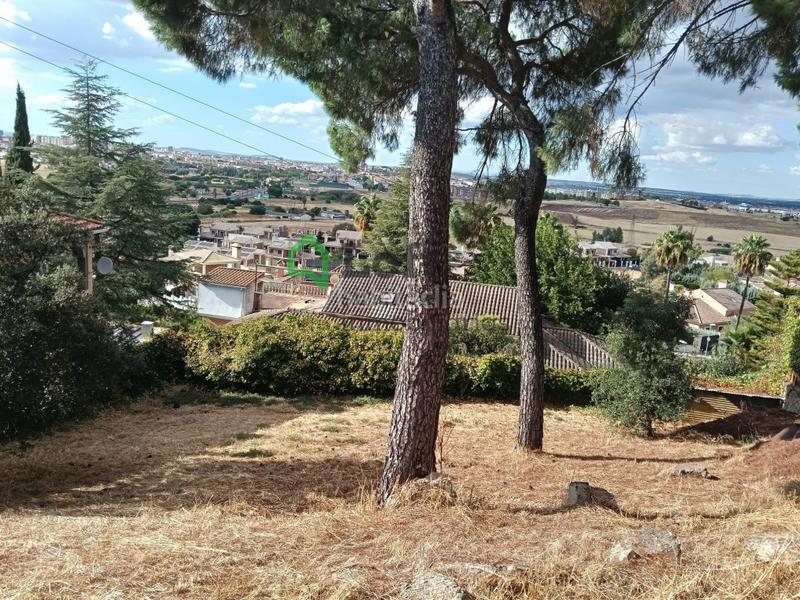 Foto b424232f-ad02-4516-86d7-2b7a13b7343f. Wohngrundstück in Carretera de Sevilla - Los Montitos Badajoz
