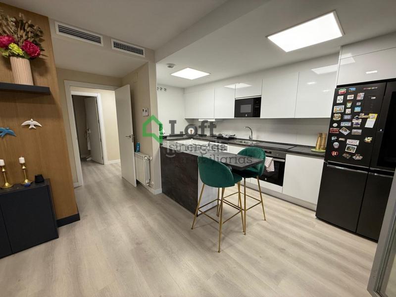 Foto 465076bd-446e-4ade-8ee9-aea63efaefb2. Apartament amb aparcament a Avenida Elvas Badajoz