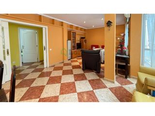 Piso en Santa Marina. Piso de 3 dormitorios en zona centro