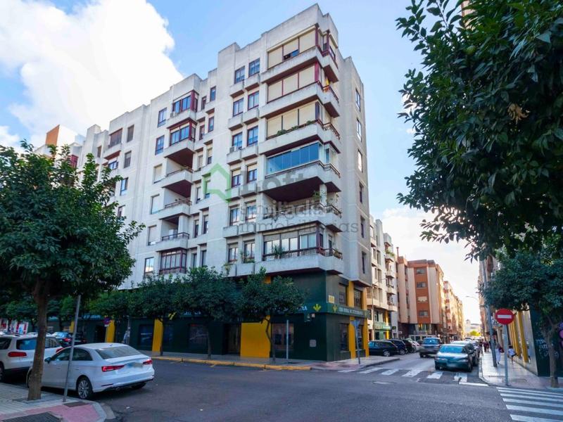 Foto d7cbe106-e6d3-4d19-b5ec-18d0e01de2b5. Flat with parking in Santa Marina Badajoz