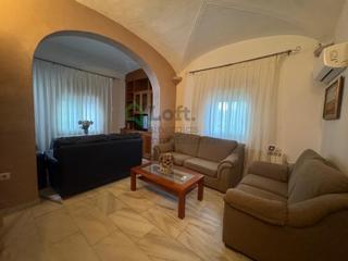 Maison à Carretera de Sevilla - Los Montitos. Casa con cochera y terraza en san roque