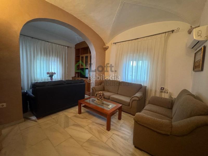 Foto 3bd0956c-1c18-48bf-8067-2a4e4b5b4354. Casa con parcheggio in Carretera de Sevilla - Los Montitos Badajoz