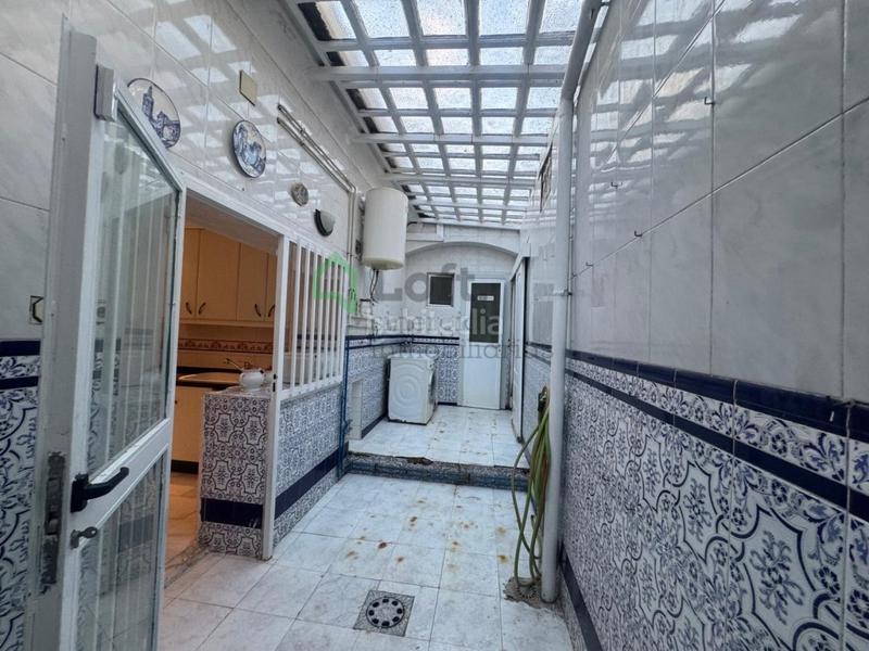 Foto a6bb16ae-6d2e-40ef-8fd1-af32ade277de. Casa con parcheggio in Carretera de Sevilla - Los Montitos Badajoz