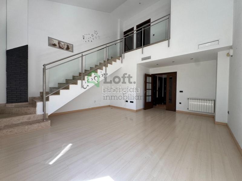 Foto 95b87705-5944-41b7-9090-cfea169ea945. Dúplex estupendo dúplex con garaje y trastero en Maria Auxiliadora - Barriada de Llera Badajoz