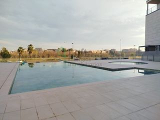 Piccolo appartamento in La Estación. Apartamento a estrenar con piscina en avd. elvas, garaje y trast