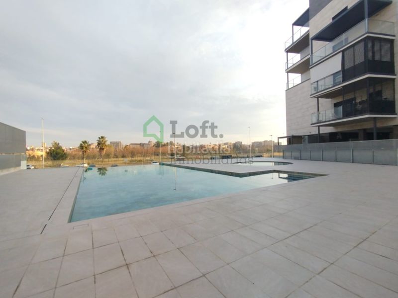 Foto 8a623eb1-af9a-4576-bd9a-4b13f4e680bf. Apartament amb calefacció aparcament piscina a La Estación Badajoz