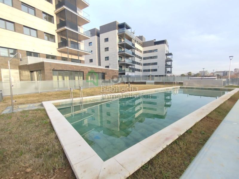 Foto a0534c9f-7e80-4080-888b-ea0238925971. Apartament amb calefacció aparcament piscina a La Estación Badajoz