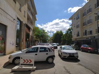 Lloguer Local Comercial a Avenida Elvas. Local comercial en jardines del guadiana
