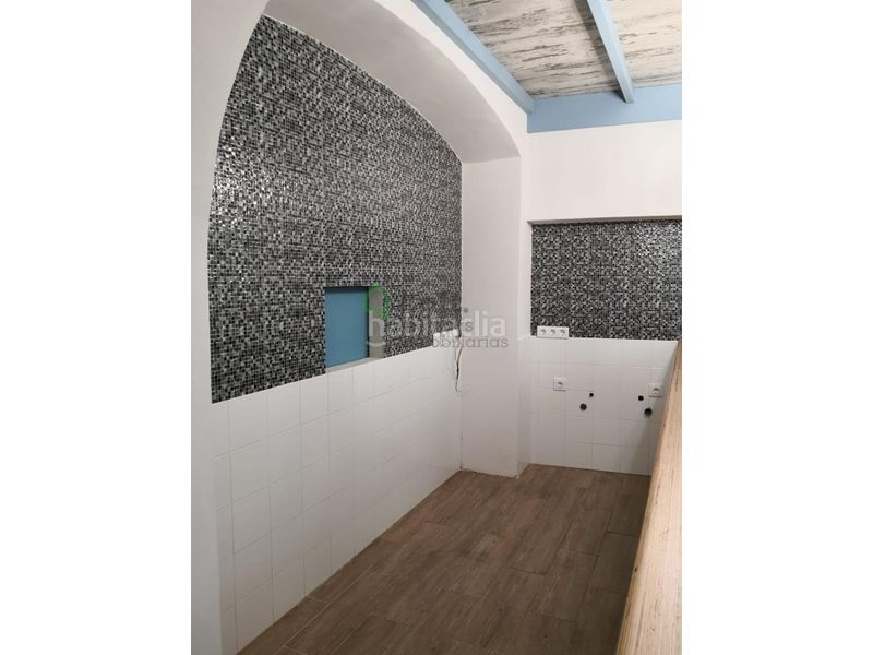 Foto b707c7b4-90a0-4bc6-bb76-ab53b9b5cdd1. Local comercial a Casco Antiguo Badajoz