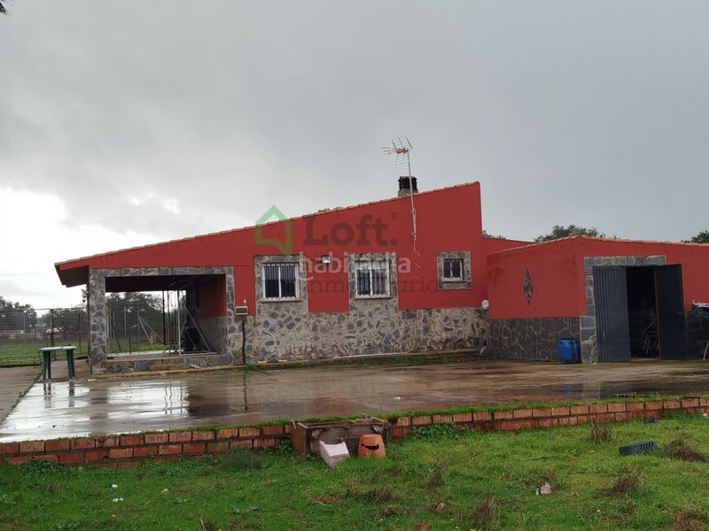 Foto a7a5be66-e7e9-4940-86fc-c80b910380d9. Xalet a pedanías de Badajoz Badajoz