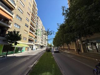 Pis a Santa Marina. Piso en venta en avda. de colón