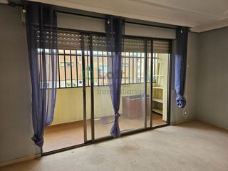 Local Comercial a Avenida Sinforiano Madroñero