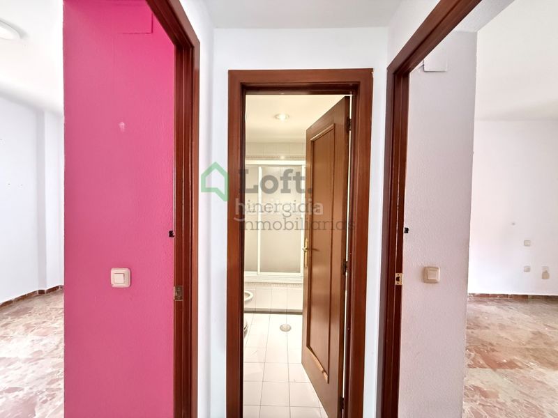 Foto b69fb88f-6a1c-4e3e-bf42-8d6e0bfed18b. Pis amb aparcament a Pardaleras Badajoz