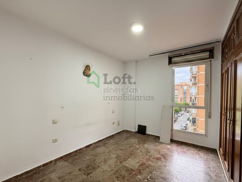 Foto ceab906d-c1c1-4172-b99c-58451c8b132c. Pis amb aparcament a Pardaleras Badajoz