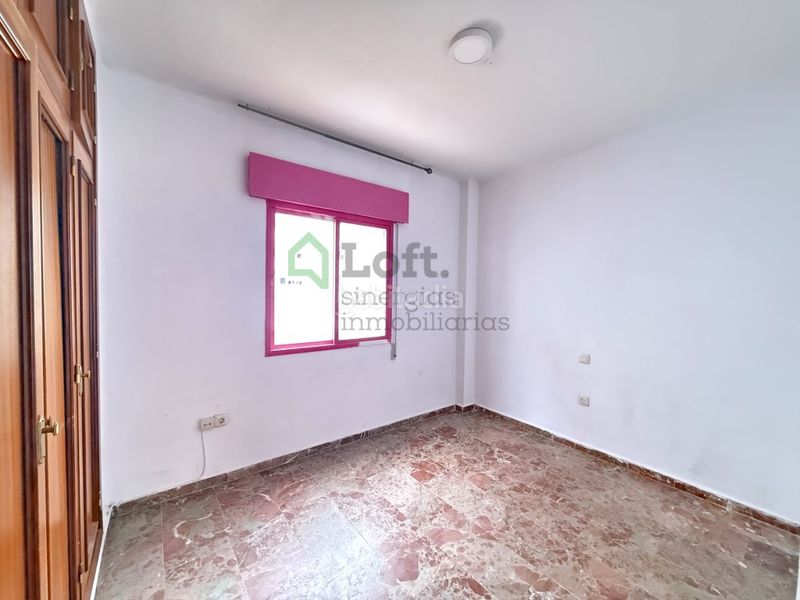 Foto ef2bb446-7382-45e4-b605-544a92b70dfa. Pis amb aparcament a Pardaleras Badajoz