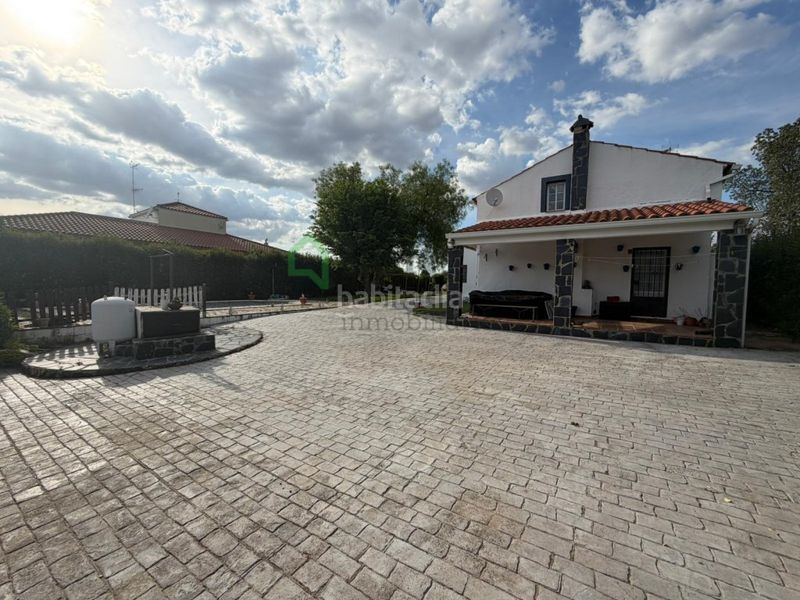 Foto ae3b0c68-8f56-4717-92c1-c1e17c45b84e. Xalet amb aparcament piscina a Dehesilla de Calamón - Campomanes Badajoz