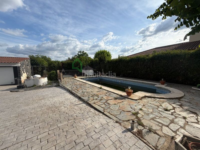 Foto ebea9500-4b51-44ec-ac10-80505d6f2302. Xalet amb aparcament piscina a Dehesilla de Calamón - Campomanes Badajoz
