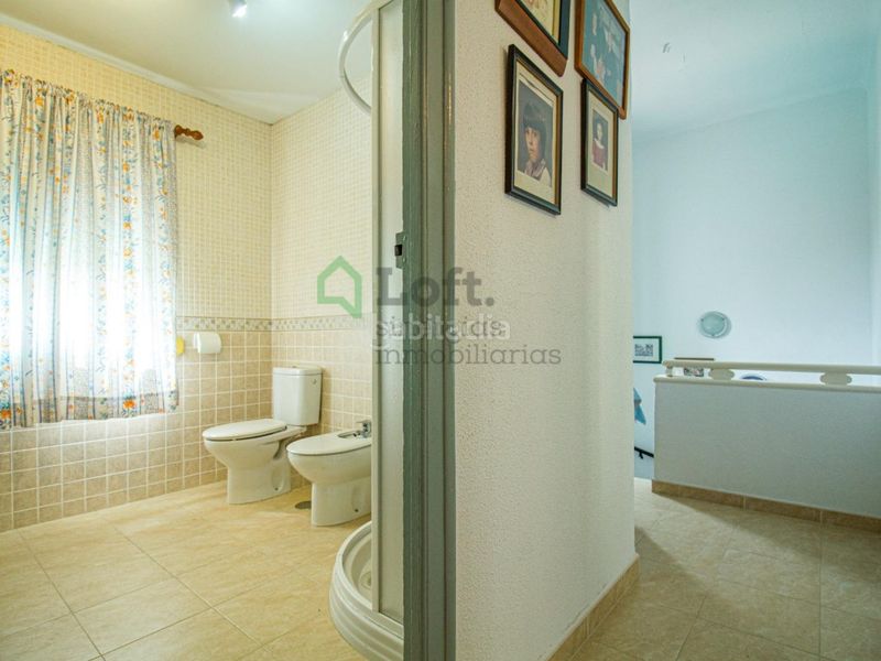 Foto 1d9032f0-ba1a-4e11-bef3-bc94c3e4c50c. Xalet a Ciudad Jardín Badajoz