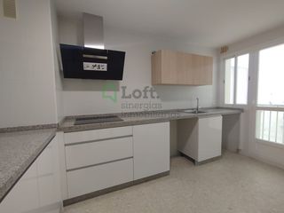 Alquiler Piso en Avenida Elvas. Piso con garaje en cuartón cortijo
