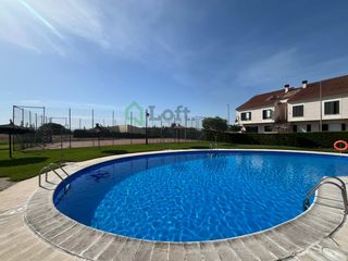 Duplex à Las Vaguadas. Dúplex con piscina, garaje y trastero en las vaguadas