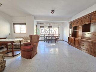 Appartement à Santa Marina. Amplio piso en en el centro