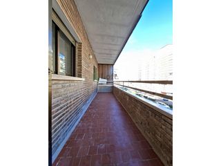 Etagenwohnung in Santa Marina. Amplio piso en en el centro