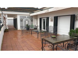 Location Attique à Las Vaguadas. Ático con piscina comunitaria en las vaguadas