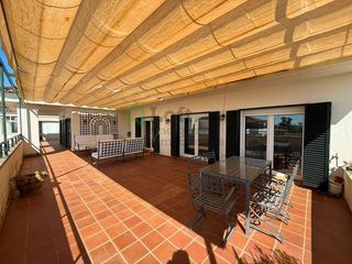 Miete Dachwohnung in Las Vaguadas. Ático con piscina comunitaria en las vaguadas