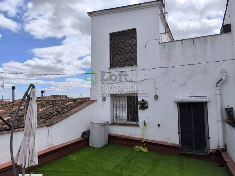 Foto d8a6281e-3ece-4675-871d-3e96c680b8c6. Àtic a Casco Antiguo Badajoz
