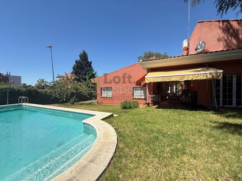 Foto 5ca34e7b-283d-41a3-84c1-d42403e55c3f. Xalet amb aparcament piscina a Las Vaguadas Badajoz