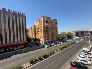 Rent Flat in Santa Marina. Piso de 4 dormitorios para estudiantes