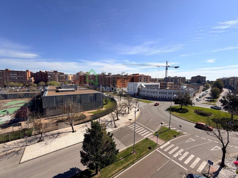 Foto 177a9de8-ed28-4c80-b466-8372e8b522e3. Dúplex amb calefacció aparcament piscina a Valdepasillas - La Paz - Huerta Rosales Badajoz