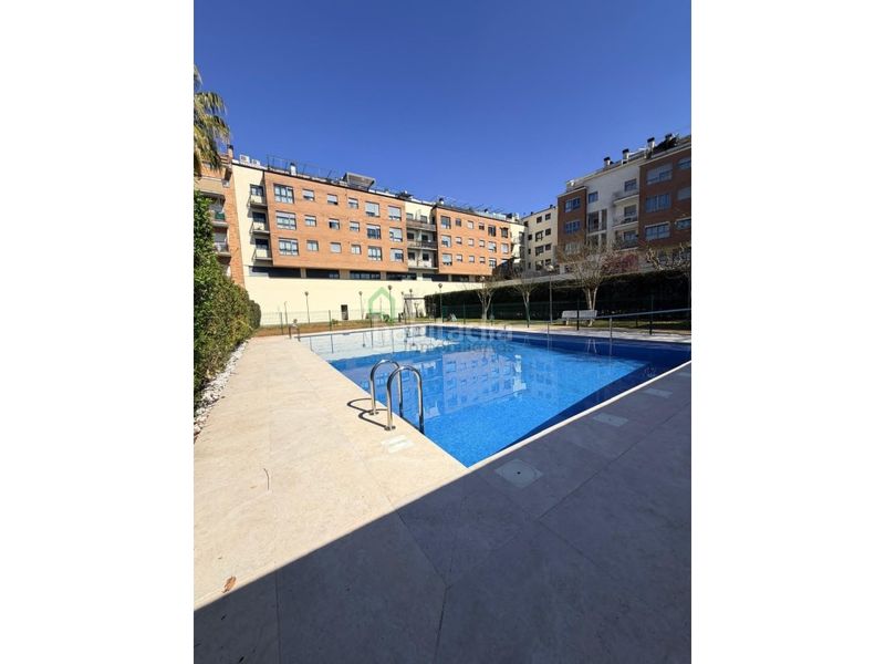 Foto 7bbab639-7239-438e-a057-356e527485f5. Dúplex amb calefacció aparcament piscina a Valdepasillas - La Paz - Huerta Rosales Badajoz