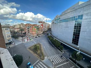 Rent Flat in Santa Marina. Piso semi amueblado junto al corte inglés. garaje opcional.