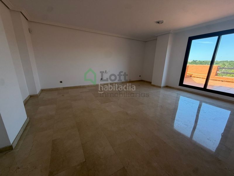 Foto ab98446a-96e1-48cd-aed8-a30a42afc435. Àtic amb aparcament a Casares golf - Casares del sol Casares