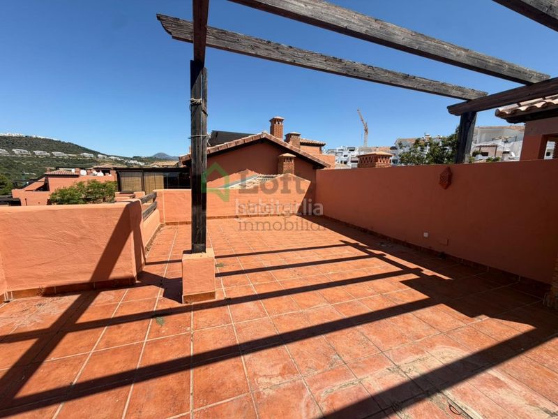 Foto c50f6b8e-0a6d-42a9-b409-a11fcf876b65. Àtic amb aparcament a Casares golf - Casares del sol Casares