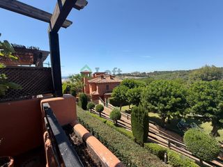 Pis a Casares Golf - Casares del Sol. Piso con piscina, terraza y garaje en casares, málaga
