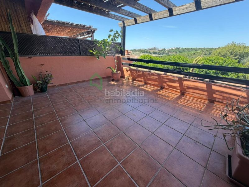 Foto a4dfa40b-449c-4435-8972-6fb6018aa522. Apartament amb aparcament a Casares golf - Casares del sol Casares