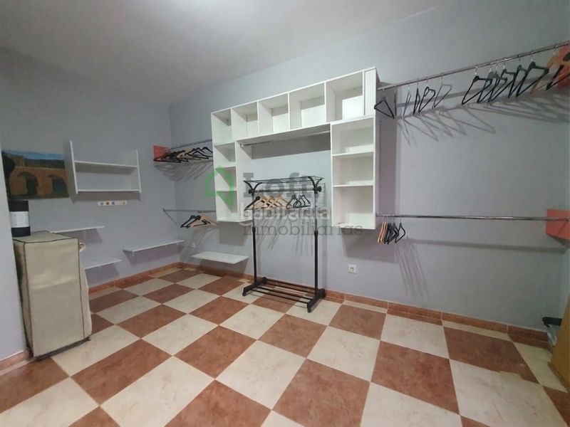 Foto 5f43d5e3-05de-499f-b216-bb36a8a9d612. Edifici a Maria Auxiliadora - Barriada de Llera Badajoz