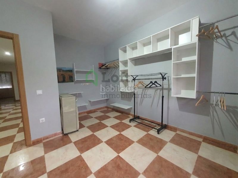Foto aa0088a7-ffb5-4893-a15e-778e2a30c4d9. Edifici a Maria Auxiliadora - Barriada de Llera Badajoz