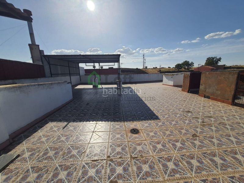 Foto b3029557-ecdd-4c0b-8851-4035b81db5b6. Edifici a Maria Auxiliadora - Barriada de Llera Badajoz